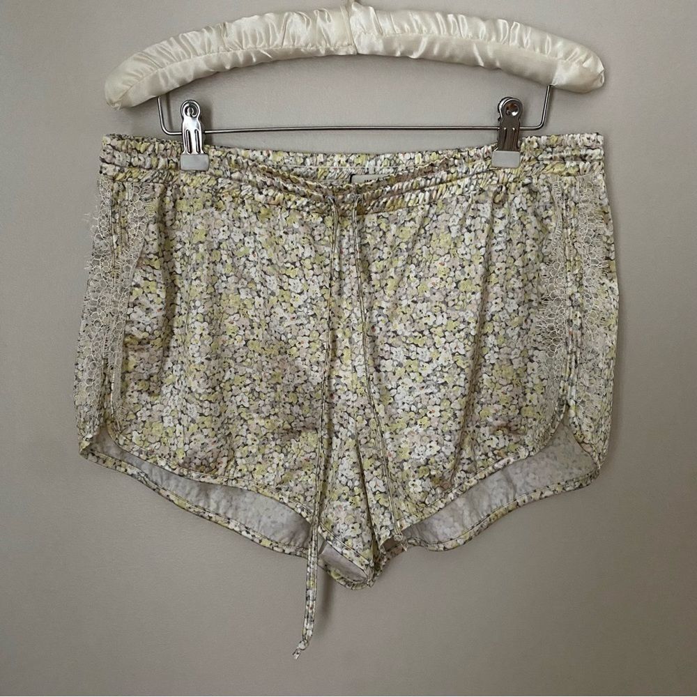 Jason Wu Pajama Shorts Lace Trim Satin Runner Stretch Yellow Floral Comfy Cute - Picture 2 of 11